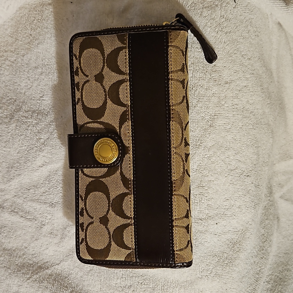 Coach Zippered Long Wallet